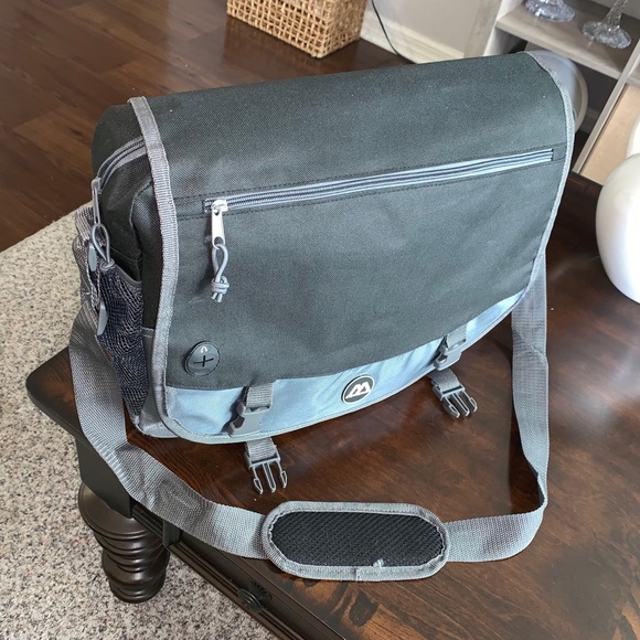 Other - Metropack Over The Shoulder/Carry Briefcase Bag.